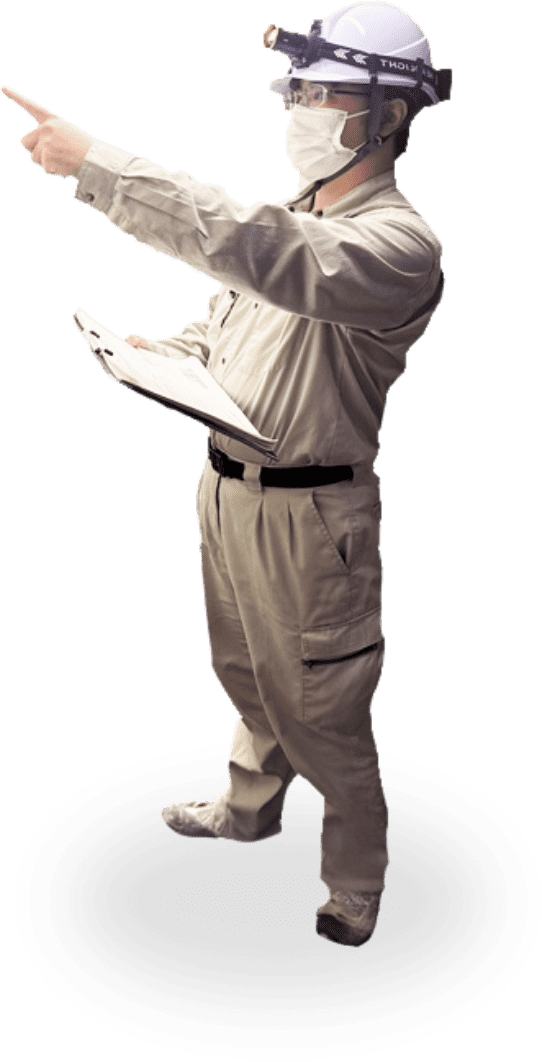 指差しをしている男性社員